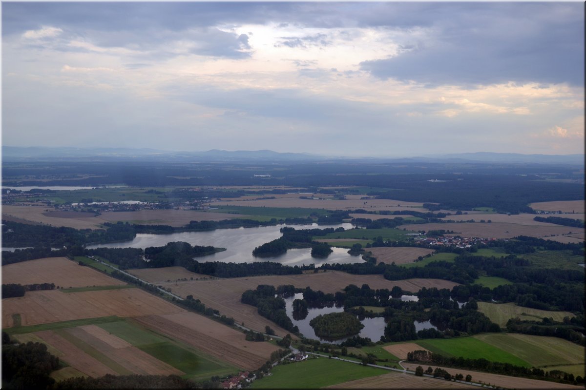 200724 letadlem 197 cestou z Veseli nad obci Luznice.JPG