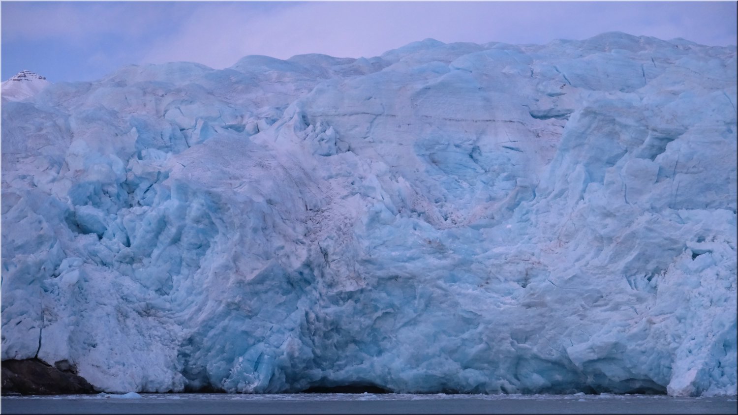 10211025-1537 Nordenskiold glacier at dusk DSCF1278;Martin.JPG