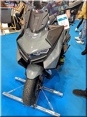 230305-vystavaMotocykl-BMW-C400GT.jpg