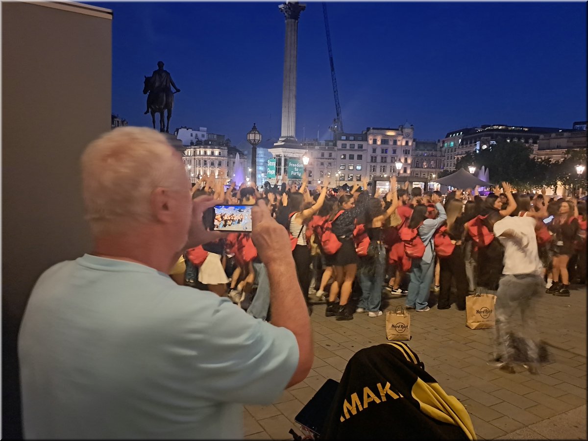 250725-Londyn-215221tanecholcicek_Ad.jpg