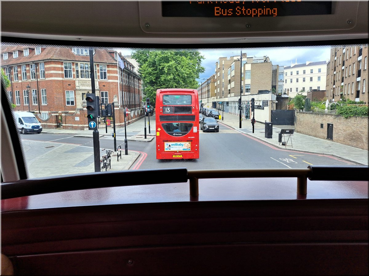 250726-Londyn-121930vbusu_H.jpg