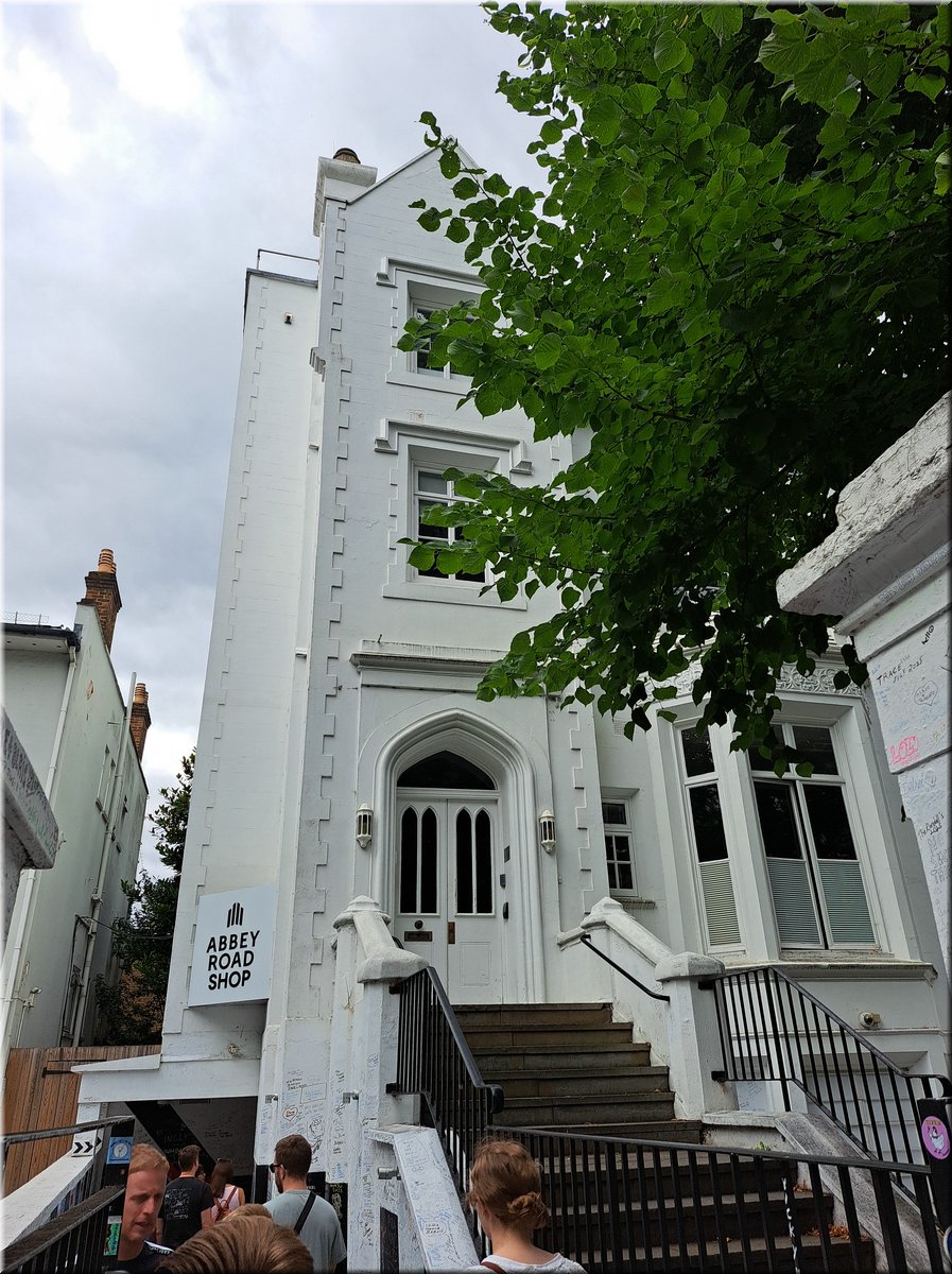 250726-Londyn-122930AbbeyRoad-venku_H.jpg