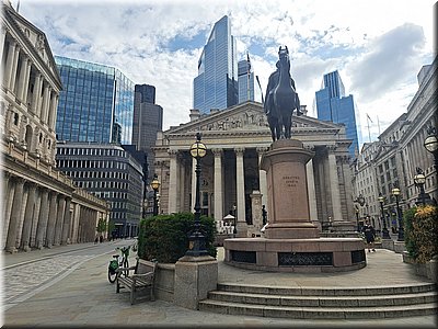 250727-Londyn-094020_Ad.jpg