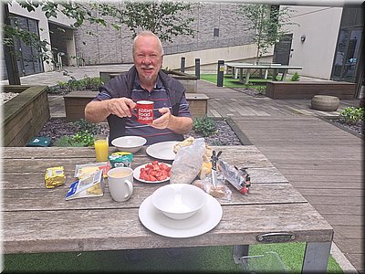 250727-Londyn-103457snidanenadvorku_Ad.jpg