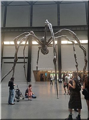 250727-Londyn-141432muzeum_Ad.jpg