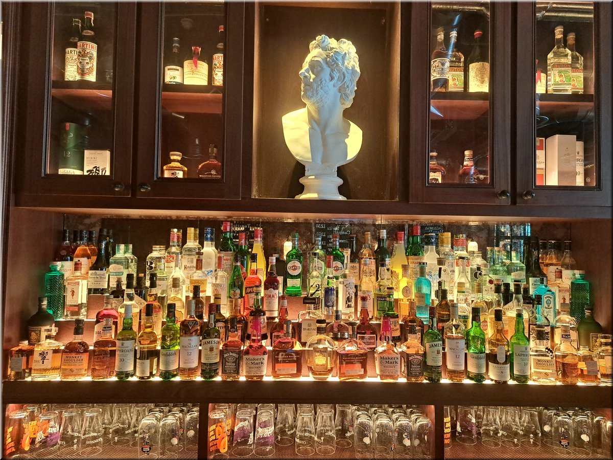 250728-Londyn-145059bar_Ad.jpg