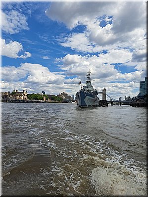 250728-Londyn-132604UberBoat_Ad.jpg