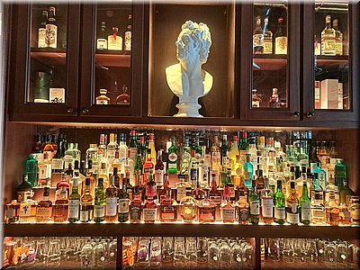 250728-Londyn-145059bar_Ad.jpg