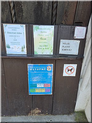 260302-SchwarzenberskaHrobka_cedule.jpg