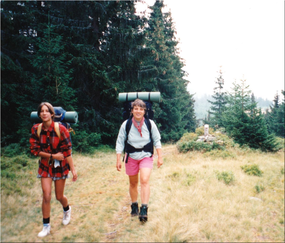 1995-Tyna-a-Jaja-na-louce-Nizke-Tatry.jpg