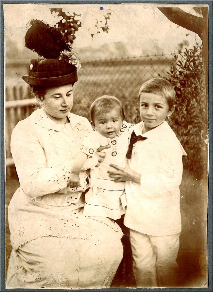 191408_02c-MarieRabanova,synoveJan,Vladimir.jpg