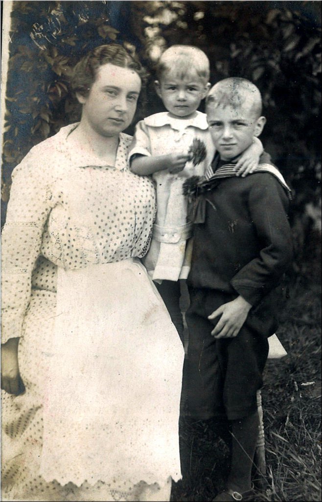 191509_09a-Marie,Jan,Vladimir.jpg