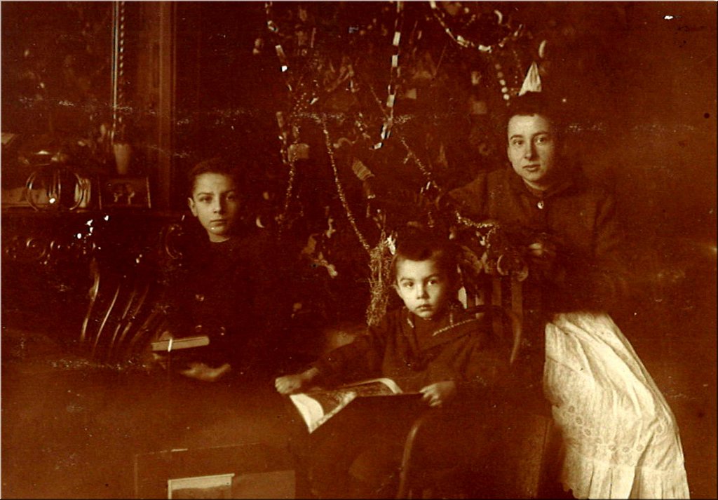 191712_15c-Vladimir,Jan,Marie.jpg