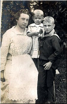 191509_09a-Marie,Jan,Vladimir.jpg