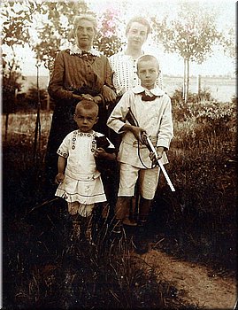 191604_12a-Vladimir,Marie,Jan,babickaRabanova.jpg