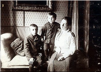 191612_12c-Vladimir,Marie,Jan.jpg