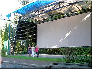 110820-DBN-LysauZuzky-72-letni kino a divadlo v zameckem parku.jpg