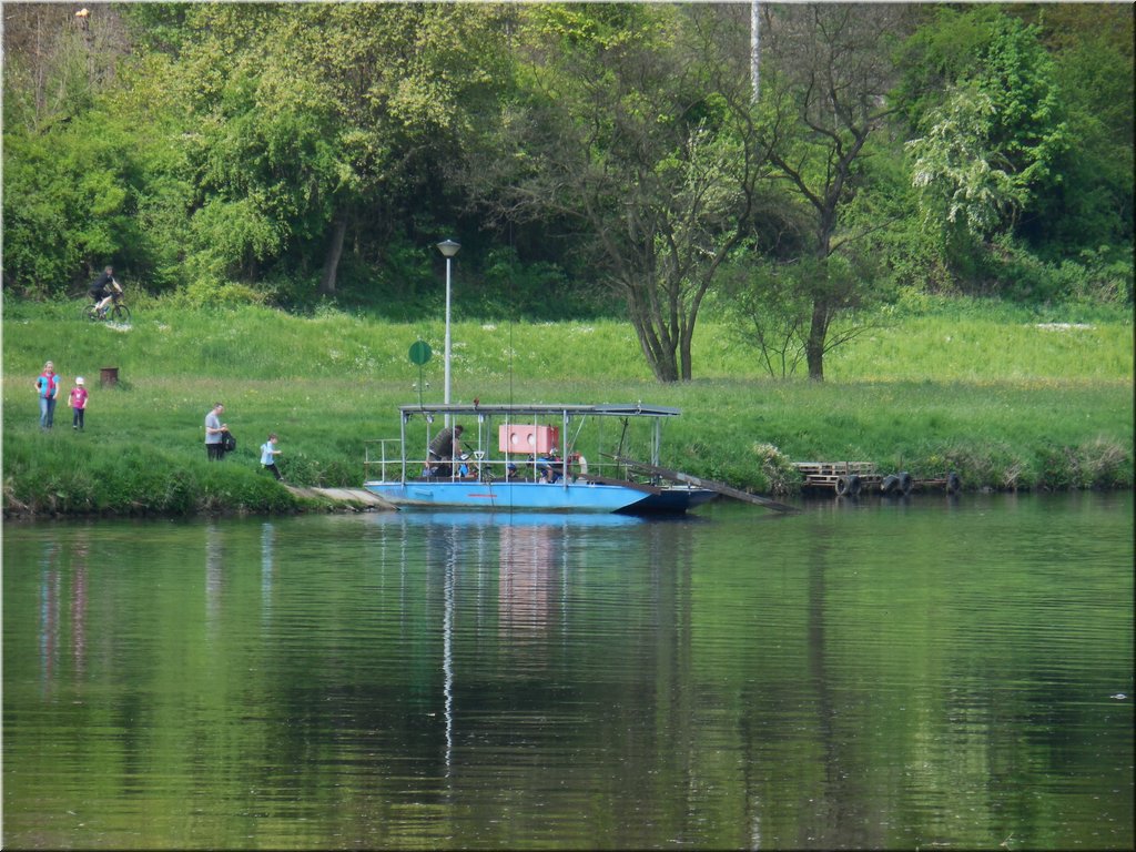 140426-DBN-vyletLevyHradec-1532_Lenka.JPG