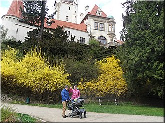 park_150418-DBN-vylet-Pruhonice-424_Zlata.JPG