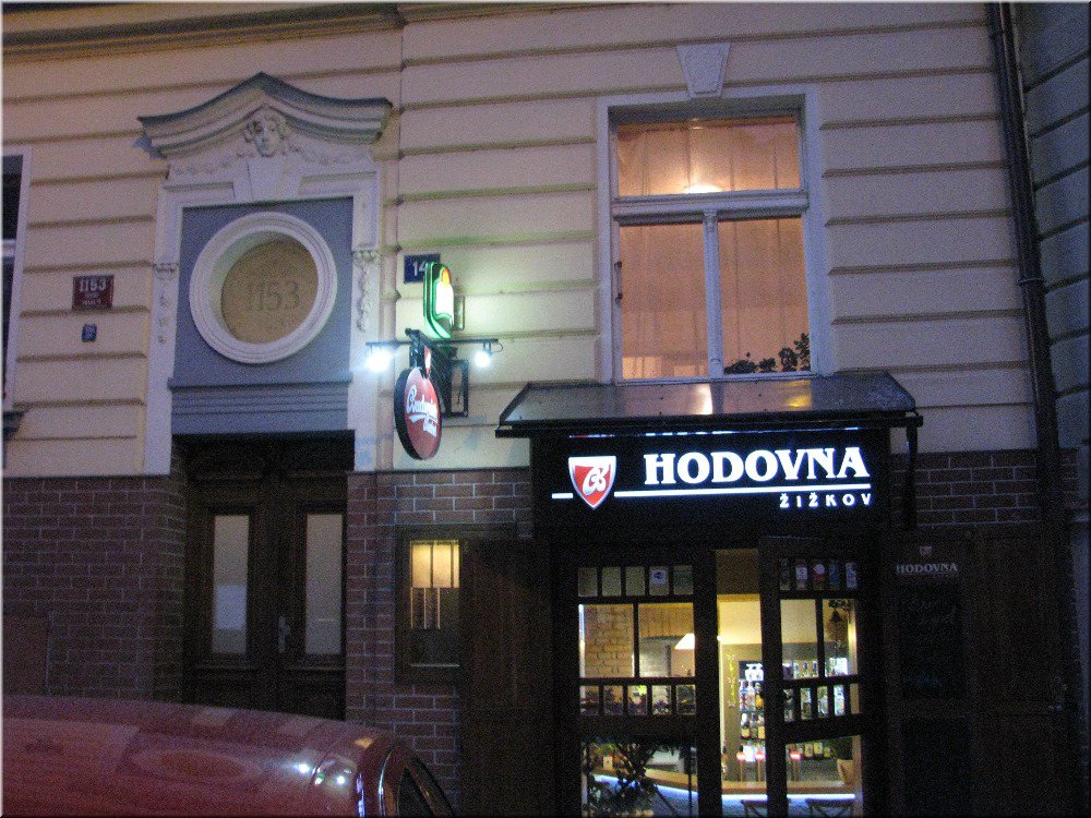 1-2300restaurace_Hodovna.JPG