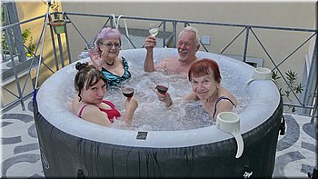 250614-DBN-Bubble-1bub-33_TH.JPG