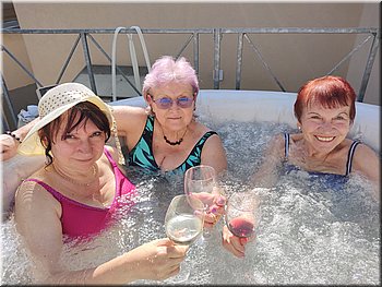 250614-DBN-Bubble-1bub-44_TH.jpg