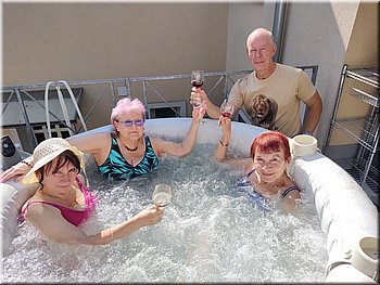 250614-DBN-Bubble-1bub-45_TH.jpg