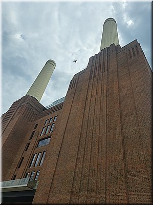 250728-Londyn-143846BatterseaPowerStation_Ad.jpg