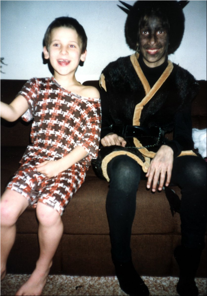1994-12-Tomas-a-Tyna-jako-Mikulas-a-certice.jpg