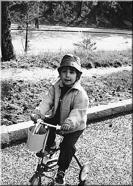 1984-09-24-Tyna-na-kolobezce.jpg