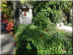 hrobOlsany-Kuchar1.JPG