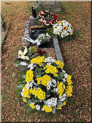 250717-JirkaDanecek-pohreb-9hrob.jpg
