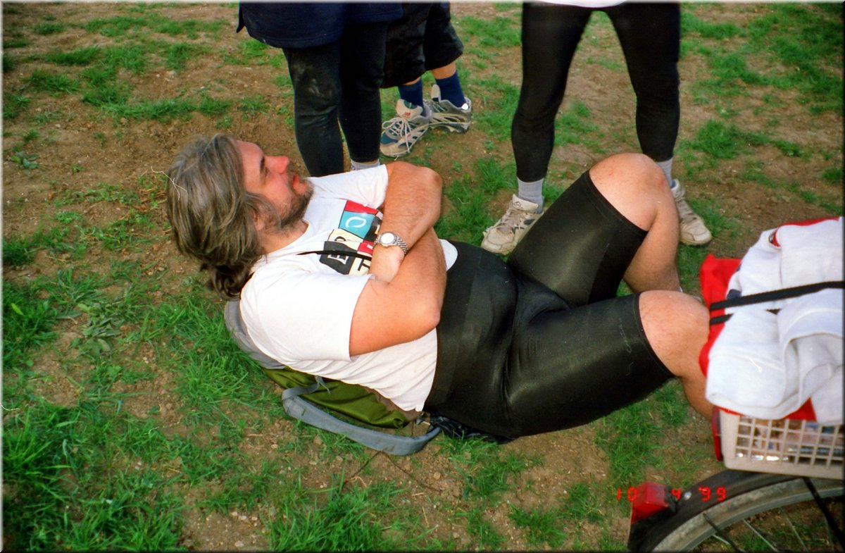 1999-04-10 BBCC OkoHoBu Danecek na zemi ---zneg.jpg