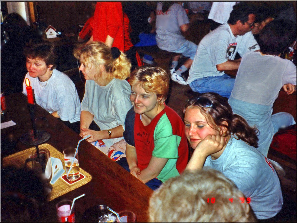 1999-04-10 BBCC OkoHoBu v hospode na Okori 1 ---zneg.jpg