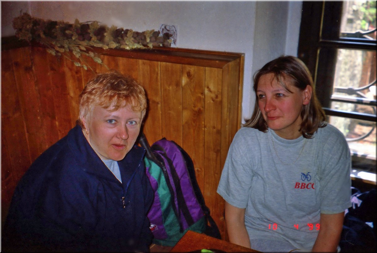 1999-04-10 BBCC OkoHoBu v hospode na Okori 4 ---zneg.jpg