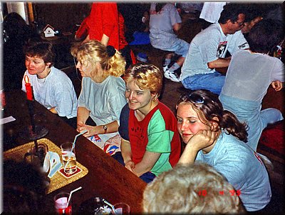 1999-04-10 BBCC OkoHoBu v hospode na Okori 1 ---zneg.jpg
