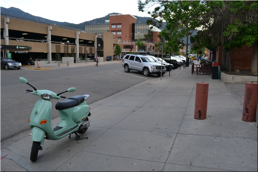 130603-USA-Boulder-moped-2223.jpg