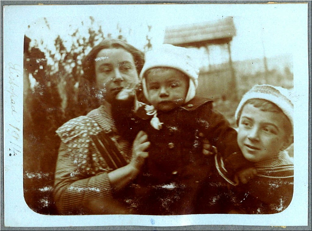 191409_03c-MarieRabanova,synoveJan,Vladimir.jpg
