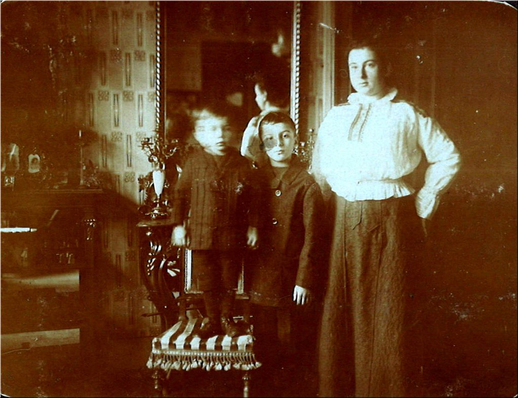 191612_12b-Vladimir,Marie,Jan.jpg
