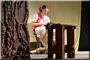 111127-VodnikMarenka-41c.jpg