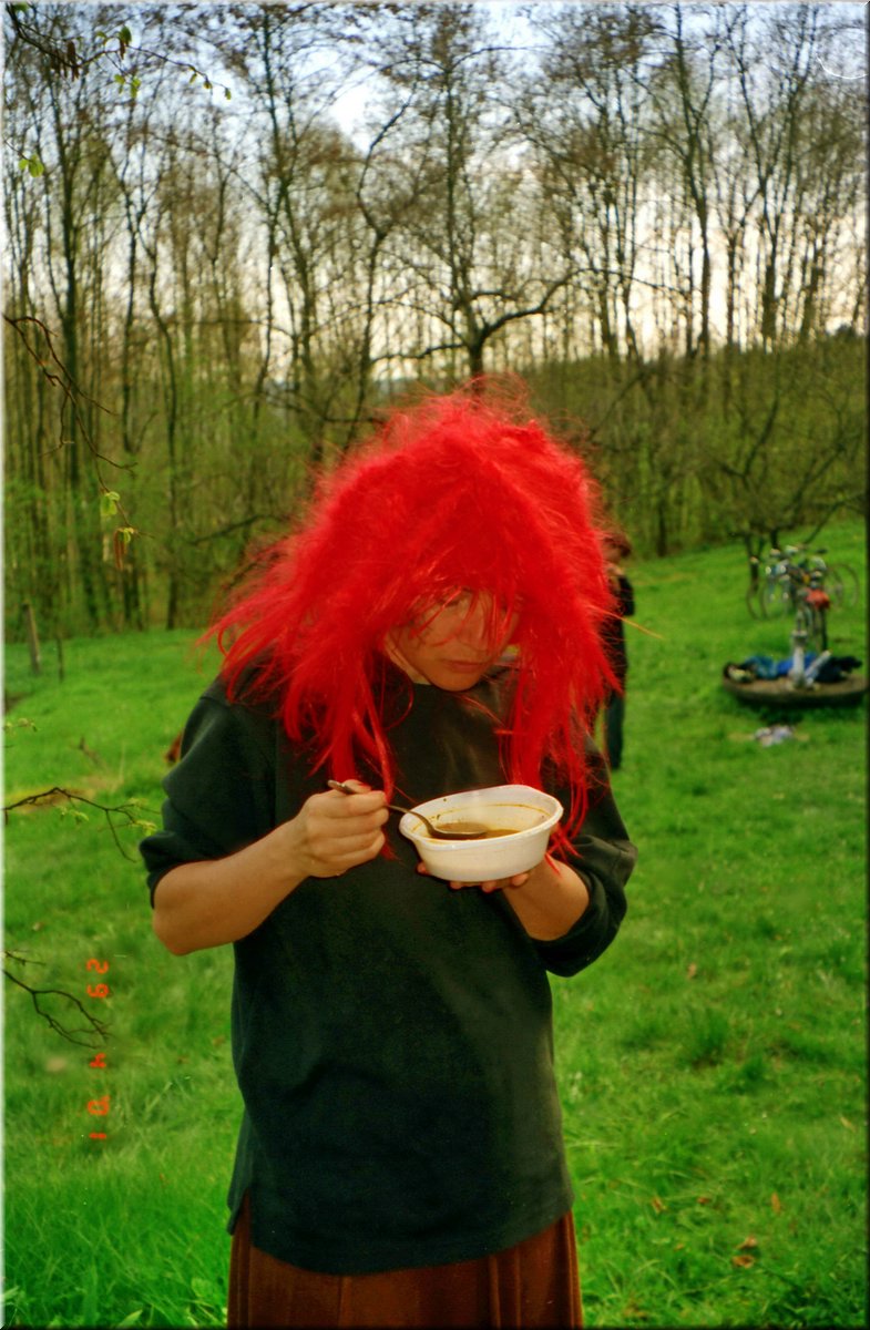 2001-04-27 BBCC PraSka3 Survival nazahrade28 ---zneg.jpg