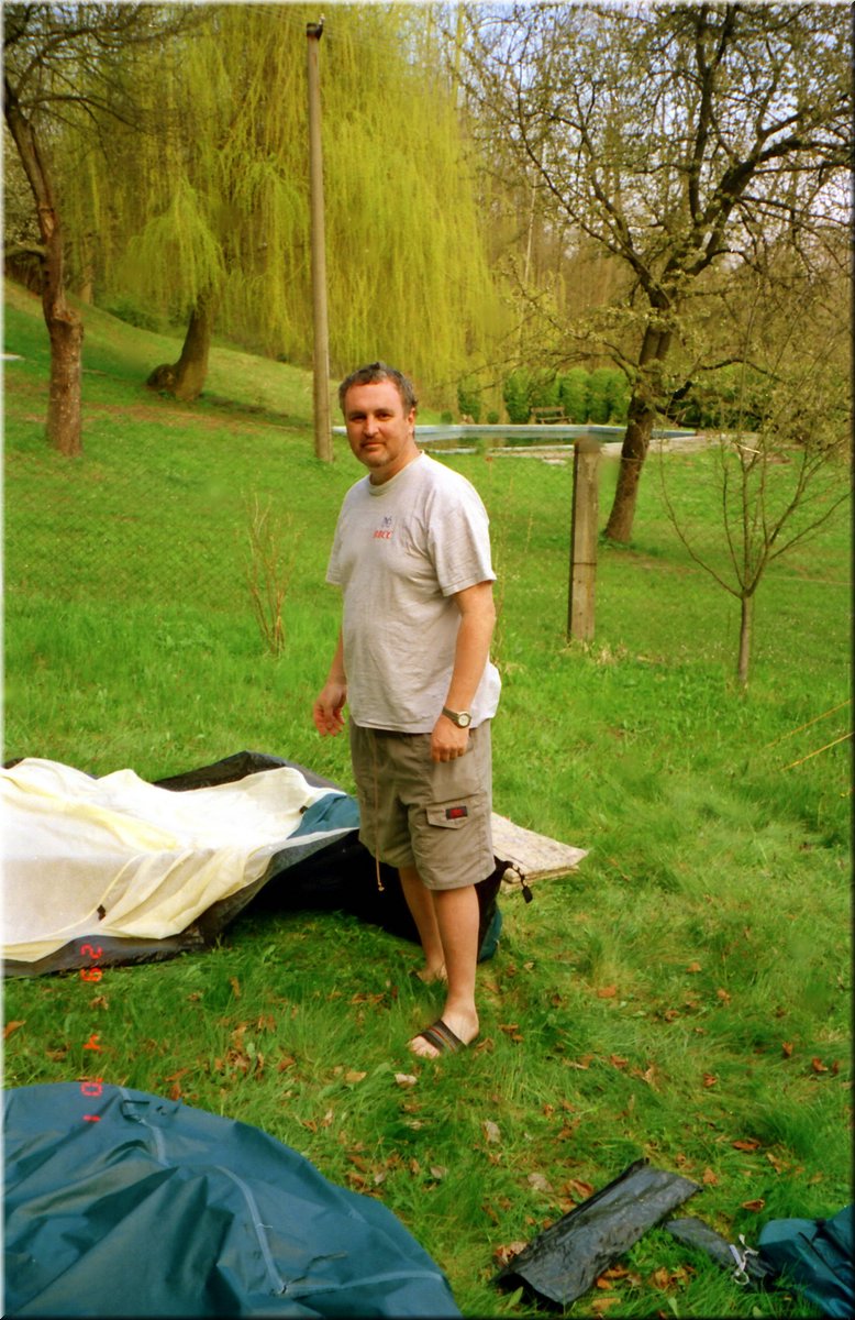 2001-04-27 BBCC PraSka3 Survival nazahrade34 ---zneg.jpg